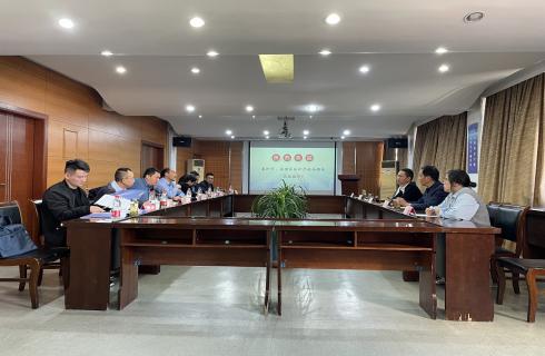 泰州市市場監(jiān)管局領(lǐng)導(dǎo)來華金集團(tuán)調(diào)研指導(dǎo)“正版正貨”示范街區(qū)工作